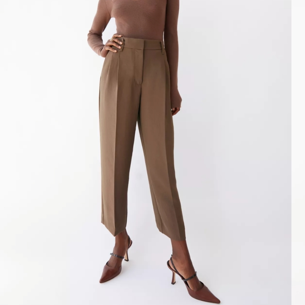 Aritzia Effortless Pants Crop